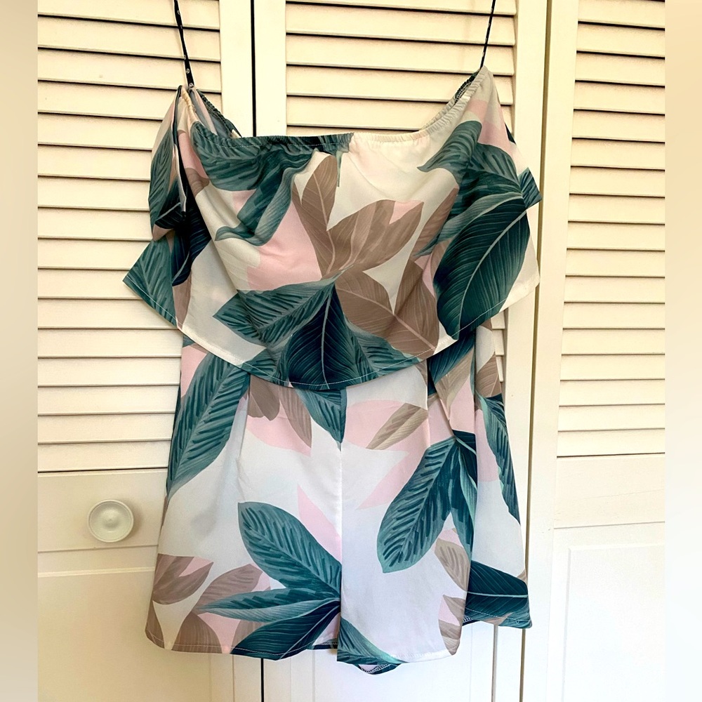 Tropical print romper. Missguided.